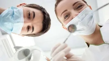 Сьогодні відзначають День стоматолога 2026: історія свята та найкращі привітання