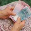 Пенсіонери можуть отримати пенсію авансом відразу за 6 місяців: що треба знати, щоб оформити виплату
