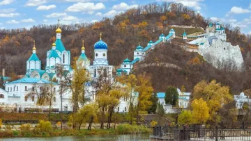 Кривава різанина у Святогірській Лаврі - один монах вбитий, є тяжко поранені: перші деталі