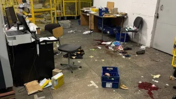 Посилка, яка вибухнула в Києві мала їхати закордон - виявлено ще підозрілі відправлення: деталі від митниці