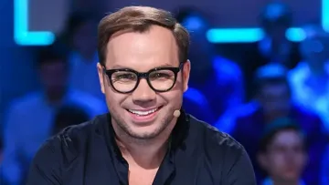 Від класики до хіта сезону: Андре Тан назвав найкращі поєднання кольорів джинсів цієї весни