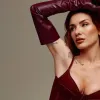 «Думала ви вже бачили цю красу»: MamaRika у бордовому корсеті та рукавицях показала звабливі фото