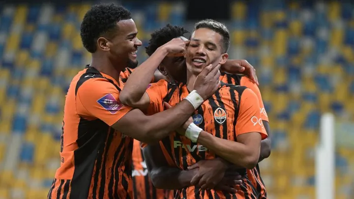 Шахтар мінімально здолав Металіст 1925 та повернув собі перше місце в УПЛ: долю матчу вирішив пенальті