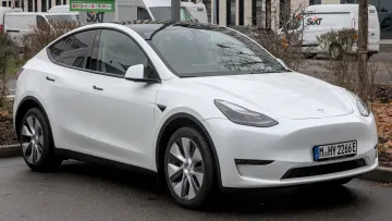 Tesla втратила третину вартості за чотири місяці: власника шокувала оцінка електромобіля