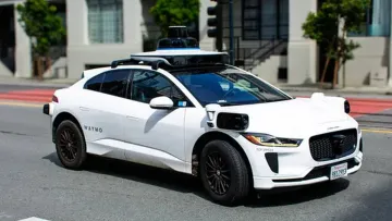 Waymo тимчасово обмежила роботу безпілотників: після серії помилок авто прибрали з автомагістралей