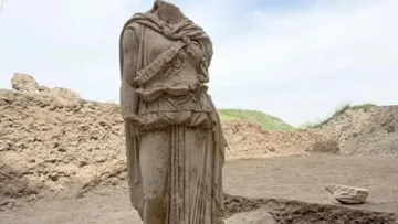 У Лаодікеї знайшли 2-метрову статую Афіни: археологи розкрили нові деталі античного театру