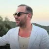 Зроблять будь-який образ стильним і влучним: Андре Тан назвав чотири кольори, які будуть в тренді цієї осені 