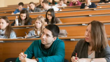 «Бачимо проблему фейкового навчання»: в Міносвіти висловилися про аспірантів 25+ – їх стало в 10 раз більше