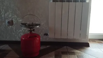 Як зігрітися під час блекаутів: швидкі методи зберегти тепло та грунтовні рішення на роки