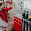 За добу ціни на пальне в України підскочили на три гривні за літр: актуальні ціни станом на ранок 17 вересня