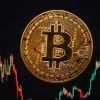 Крипторинок знову на підйомі: Bitcoin вперше з лютого перевищив позначку у 100 тисяч доларів