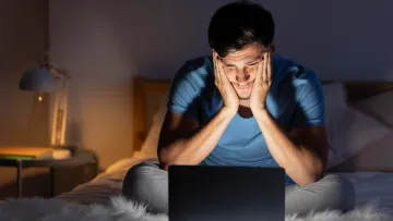 Як безболісно пережити блекаут: скільки потрібно мати готівки їжі та води на два тижні