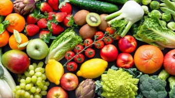 Названо найкорисніший овоч і фрукт у світі: один з продуктів точно здивує