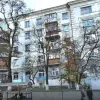 Понад дві тисячі компаній зареєстровано у звичайній п’ятиповерхівці Києва: аналітики пояснили, чи це законно 
