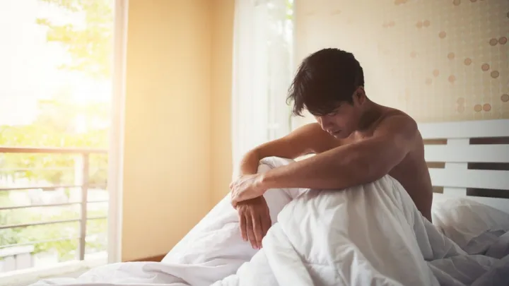 Проблеми з гормонами: чому постійна втома має насторожити та коли треба звертатися до лікаря 