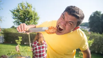 Що буде з тілом, якщо рік їсти тільки м'ясо та яйця: американець зважився на експеримент і ось що вийшло