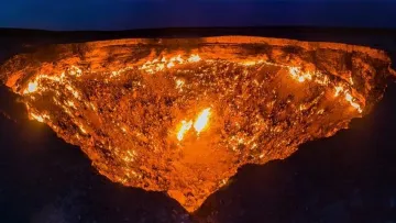 «Ворота до пекла» закриваються: полум'я легендарного кратера згасає після 50 років безперервного горіння