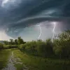 Яка погода завтра, 18 червня: синоптики попередили про грози, дощі та похолодання