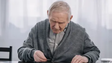 Пенсіонер зі Львова розбагатів на понад 50 млн продаючи повітря: що накоїв дідусь, якому нині загрожує тюрма