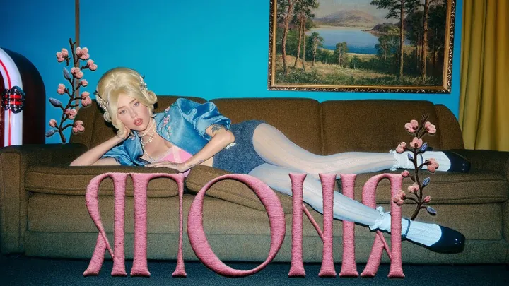 Надя Дорофєєва випустила кліп «Японія»: співачка запропонувала шанувальникам знайти у відео п’ять кіноляпів