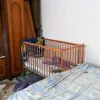 Народився у «бронежилеті»: у Херсоні боєприпас із російського дрона залетів в дитяче ліжко – хлопчик вижив