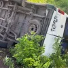 На Харківщині перекинувся мікроавтобус з дітьми: чи є жертви серед малечі – фото з місця ДТП