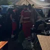 У Києві відчайдухи влаштували перегони на BMW: одне з авто влетіло у терасу ресторану – фото з місця ДТП