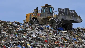 У Великій Британії злочинці роблять бізнес на смітті: чим займаються нелегальні «комунальники»
