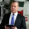 «Пригрозив ядерним ударом по США»: Гончаренко відреагував на перепалку Трампа з божевільним Медвєдєвим