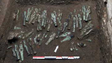 Неймовірна знахідка шокувала дослідників і відкрила таємницю: про що свідчать фігурки, відкопані в Єгипті