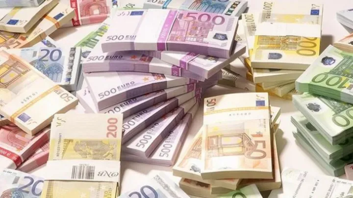 Євро продовжує бити рекорди: курс валют в Україні станом на 15 квітня 2025 року