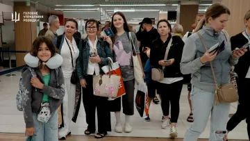 Вивезено 176 громадян України та іноземців: у ГУР поділилися деталями евакуації з Ізраїлю та показали відео 