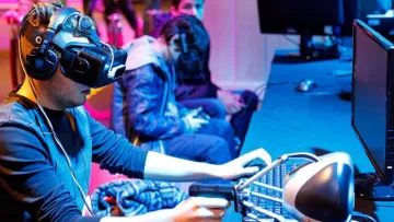 Студент отримав розрив мозкової артерії, бо не відривався кілька діб від комп'ютерної гри: чи вижив геймер