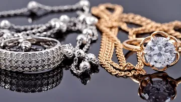 Срібло та золото продовжують бити рекорди на тлі глобальної напруги та ослаблення довіри до долара: які ціни