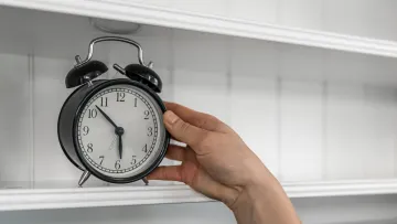 Коли українці переводять годинники: відмову від зимового часу Верховна Рада не затвердила