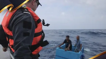 Вижили посеред Тихого океану: двоє рибалок із Мексики п’ять днів трималися на холодильнику