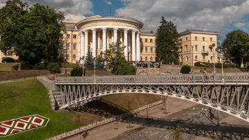 Оборудка на мільярд: Жовтневий палац повернуто у власність держави після незаконної приватизації
