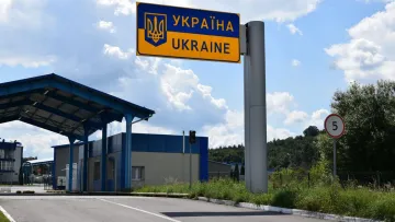 Ніхто не може в’їхати та виїхати з України: прикордонна служба пояснила деталі екстреної ситуації на кордоні