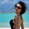 Скандальна Корячка вразила фото в новому образі: блогерка показала себе в незвичному для України стилі