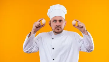 Скільки потрібно варити яйця: шеф-кухар назвав точний час до секунди