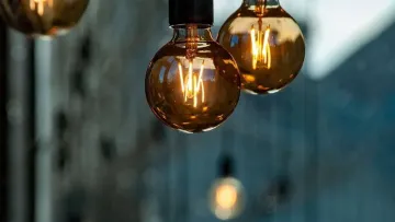 Світла може не бути значно більше: енергетик відверто розповів про нові графіки в Україні