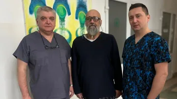 Персик замість каменя: львівські лікарі врятували пацієнта з небезпечним «сюрпризом» у кишківнику – фото