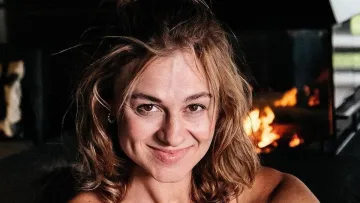«Було два гучних падіння, міст вцілів»: Ольга Мартиновська показала катання на роликах з донькою