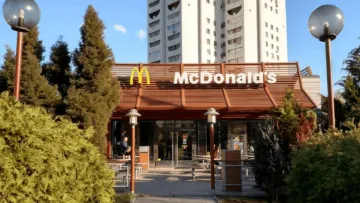 В мережі навели галасу через закриття McDonald’s у двох обласних центрах України: компанія відповіла 