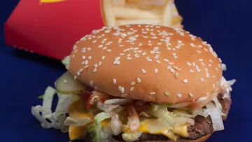 McDonald's прибирає бургер Біг Тейсті з меню ресторану: користувачі готують петицію для скасування рішення