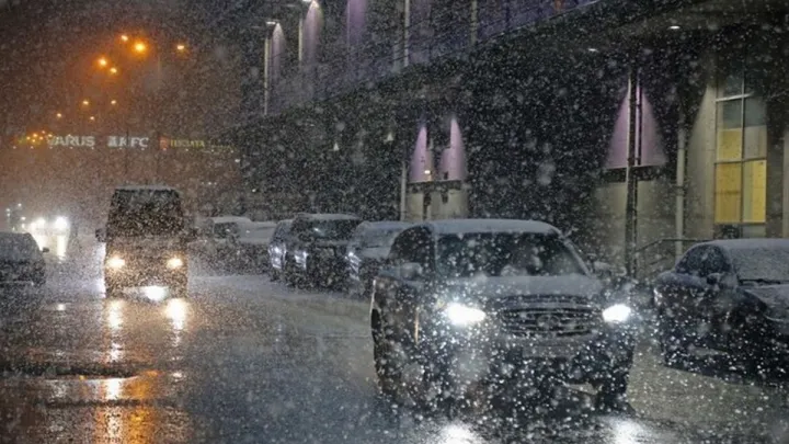 Уже цієї ночі в Києві може бути мокрий сніг: яка погода очікується в Україні до кінця тижня