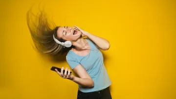 Улюблена музика діє на мозок так само, як і наркотики: фінські вчені шокували науковий світ