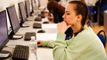 Прийшов здавати НМТ з папірцем-підказкою для учнів початкових класів: що за шпаргалку виявили у хитруна