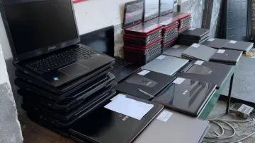 Прикарпатець хотів ввезти до України майже сотню ноутбуків: випадок здивував прикордонників – у чому дивина