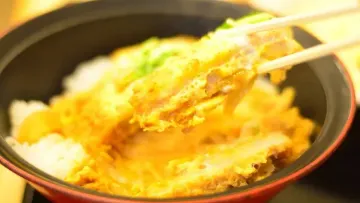 Японський пухкий омлет: простий рецепт ніжної страви для ідеального сніданку